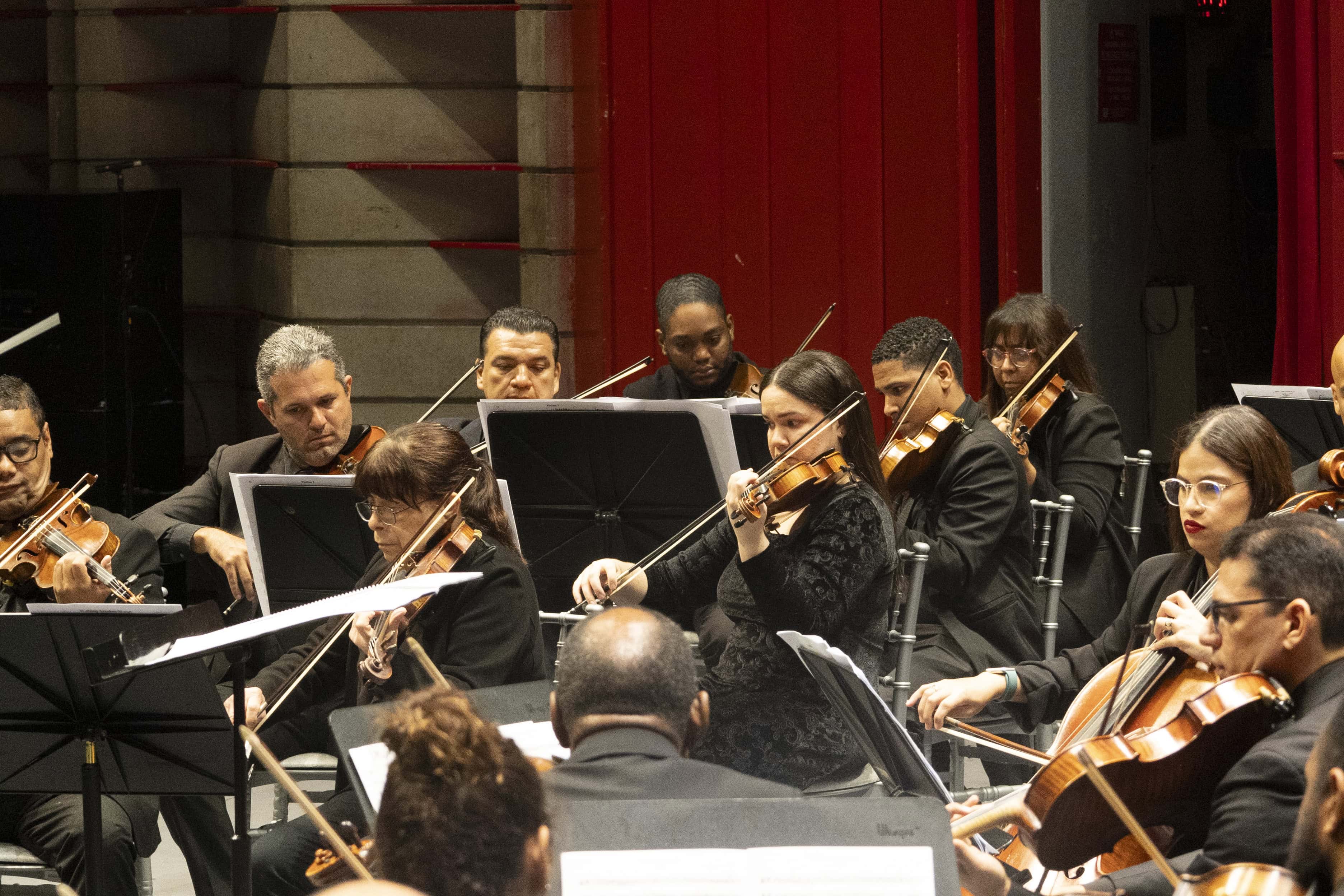 Todo Mozart, bajo la batuta de Amaury Sánchez con la Orquesta Filarmónica de Santo Domingo.