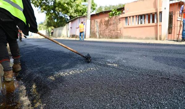 Presidente Abinader anuncia inicio del plan nacional de asfaltado a partir de este viernes