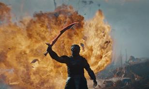 "Predator: Badlands" lidera una cartelera llena de acción, humor y oscuridad emocional