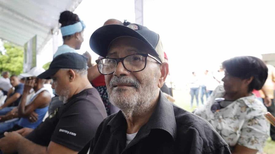 Juan y Rafaela reciben sus títulos de propiedad luego de tres décadas de espera Juan y Rafaela reciben sus títulos de propiedad luego de tres décadas de espera