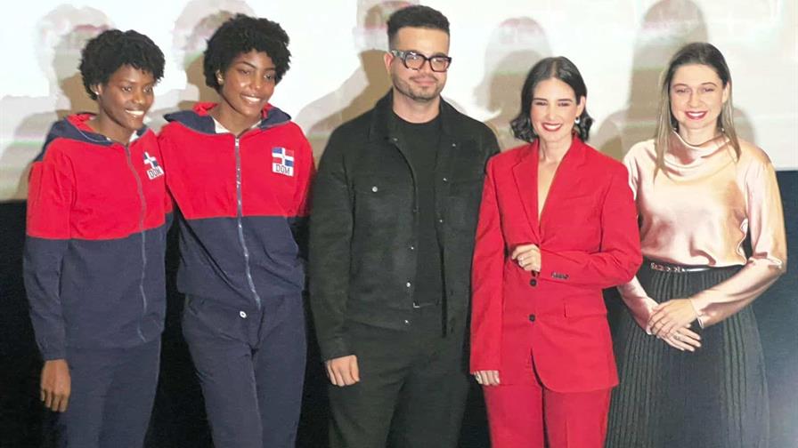 Marileidy Paulino y su doble en el cine emocionan en el teaser de la película "Marileidy Marileidy Paulino y su doble en el cine emocionan en el teaser de la película "Marileidy