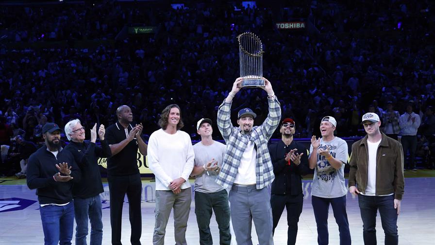 Piden a los Dodgers no celebrar su bicampeonato con Trump debido a su política migratoria