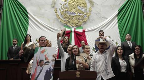 Fiscalía identifica a menor de 17 años como presunto asesino de alcalde en México