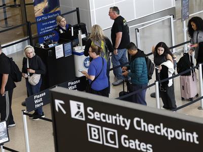 1,200 vuelos cancelados en EE. UU. por cierre de Gobierno