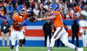 Los Broncos vencen 19-3 a Chargers y acaban la temporada como n&uacute;mero uno de la AFC