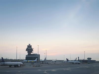 EEUU amenaza con «medidas» contra los controladores aéreos