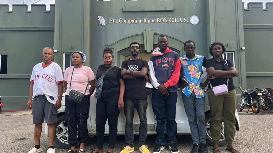 Apresan a dominicano que transportaba a seis haitianos indocumentados en Montecristi Apresan a dominicano que transportaba a seis haitianos indocumentados en Montecristi