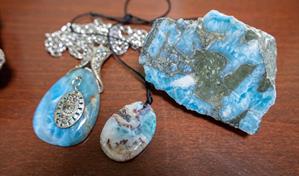 El registro internacional del larimar elevará la formalización de mineros, artesanos y exportadores