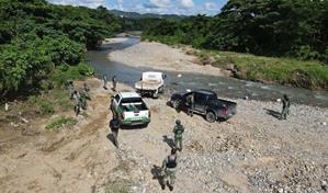 Detienen a tres personas sorprendidas realizando extracción ilegal en la ribera del río Nigua
