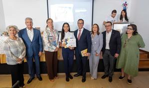 Fundación Macarrulla presenta libro con ensayos sobre la libertad escritos por estudiantes