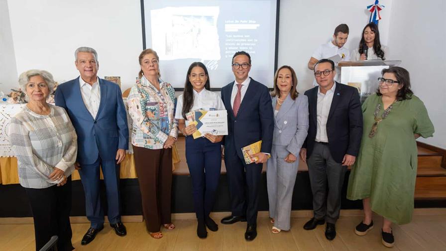 Fundación Macarrulla presenta libro con ensayos sobre la libertad escritos por estudiantes