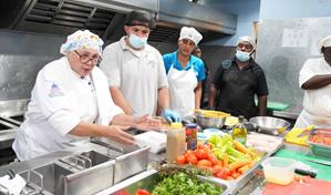 Inabie capacita a suplidores para fortalece la calidad del almuerzo escolar