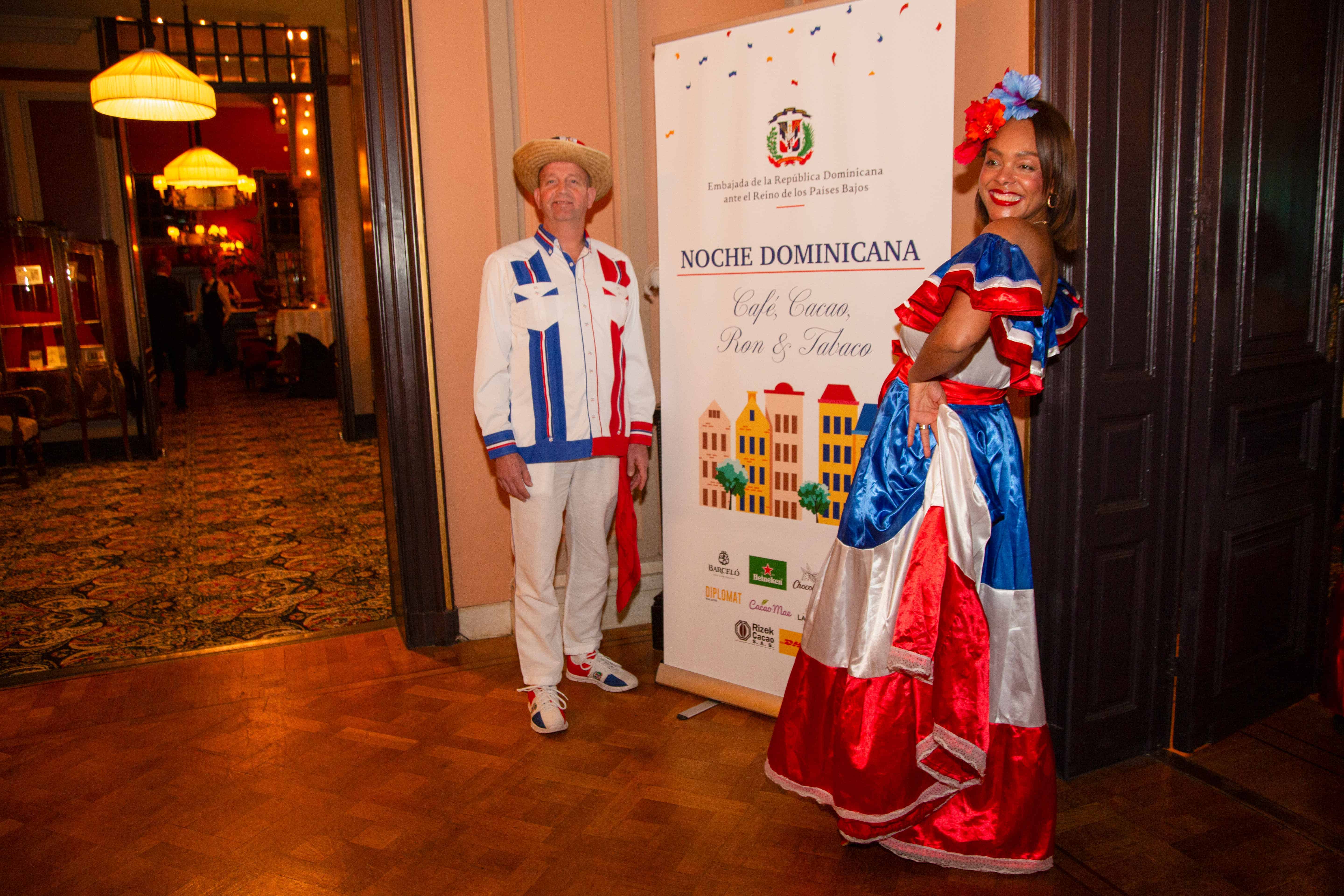 Miembros del Grupo Cultural Ritmos Dominicanos.