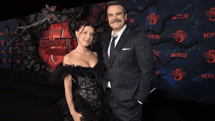 Millie Bobby Brown y David Harbour, juntos en el estreno de Stranger Things tras acusación de acoso