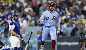 Dos jonrones de Schwarber y la astucia de Derek Hill salvan a Filadelfia
