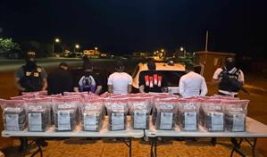 Decomisan 150 paquetes de cocaína y arrestan a cinco hombres en Azua