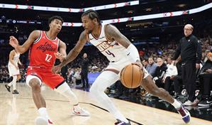 Los Suns cumplen ante unos Clippers, sin Harden ni Kawhi