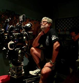 El Paseo del Cine Downtown reconoce a Peyi Guzmán por su contribución al cine dominicano