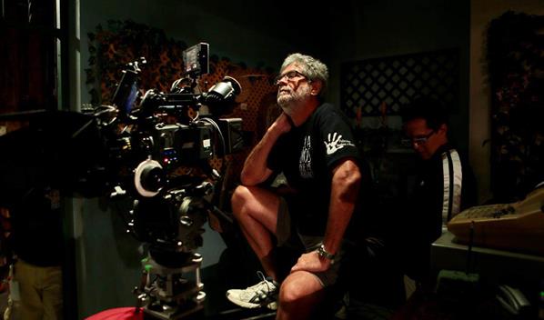 El Paseo del Cine Downtown reconoce a Peyi Guzmán por su contribución al cine dominicano