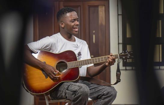 "La música es salvación": Saúl Nicolás transforma su duelo en canción en Dominicana´s Got Talent