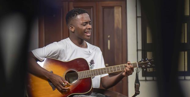 "La música es salvación": Saúl Nicolás transforma su duelo en canción en Dominicana´s Got Talent