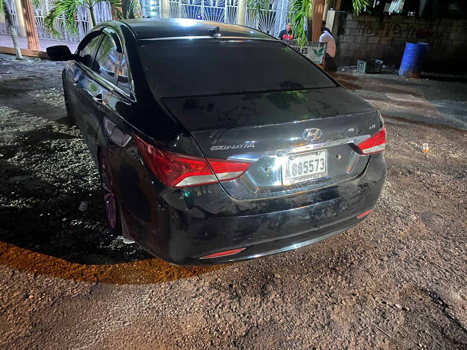 Otro de los vehículos incautados en el operativo.