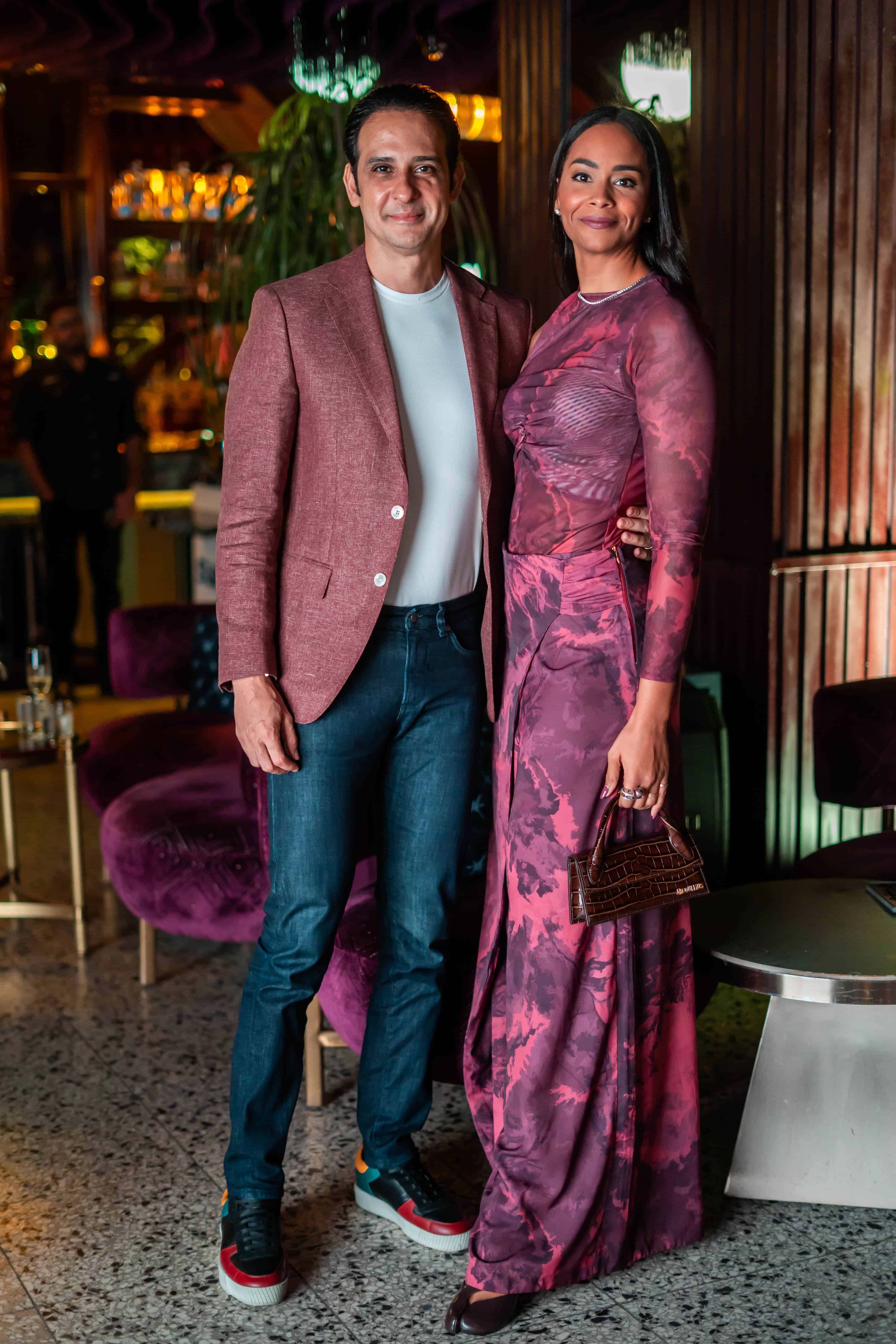 Francis Encarnación y Mariela Santos.