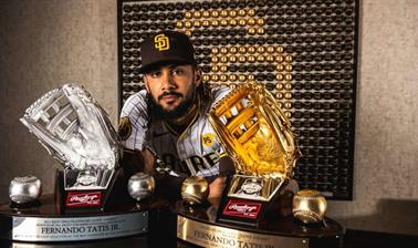 Fernando Tatis Jr. gana el Guante de Platino, el mejor defensa de la Liga Nacional
