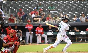 Las Estrellas Orientales doblegan a los Leones en el estadio Tetelo Vargas