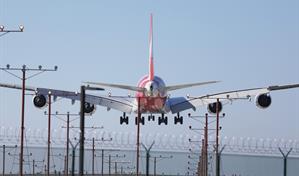 Estoy poniendo mi vida en manos de gente sin sueldo: miedo y caos en los aeropuertos de EE. UU.