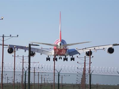 Más de 1,000 vuelos cancelados en EE. UU. por cierre del gobierno