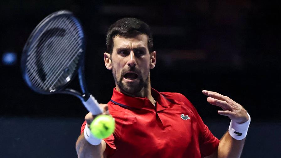 Novak Djokovic levanta en Atenas el título 101 de su laureada carrera Novak Djokovic levanta en Atenas el título 101 de su laureada carrera