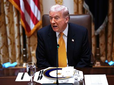 Donadl Trump propone redirigir el dinero de la cobertura Obamacare