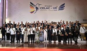 Cumbre Celac-UE comienza con un acto sagrado de la autoridad indígena de la Sierra Nevada