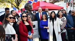 Develan primera etapa del busto de Juan Pablo Duarte en Boston