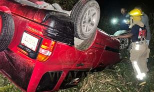 Yipeta con una familia dentro da varias vueltas y se vuelca en Hato Mayor; ni un herido