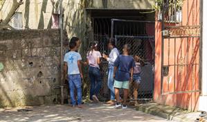 El área de juegos infantiles que se convirtió en un campo de batalla en Los Girasoles