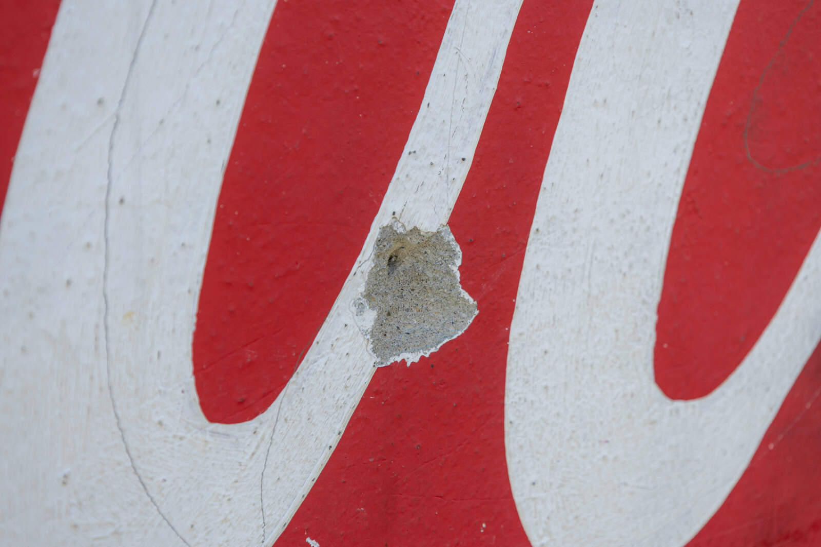 Varias casas resultaron impactadas.