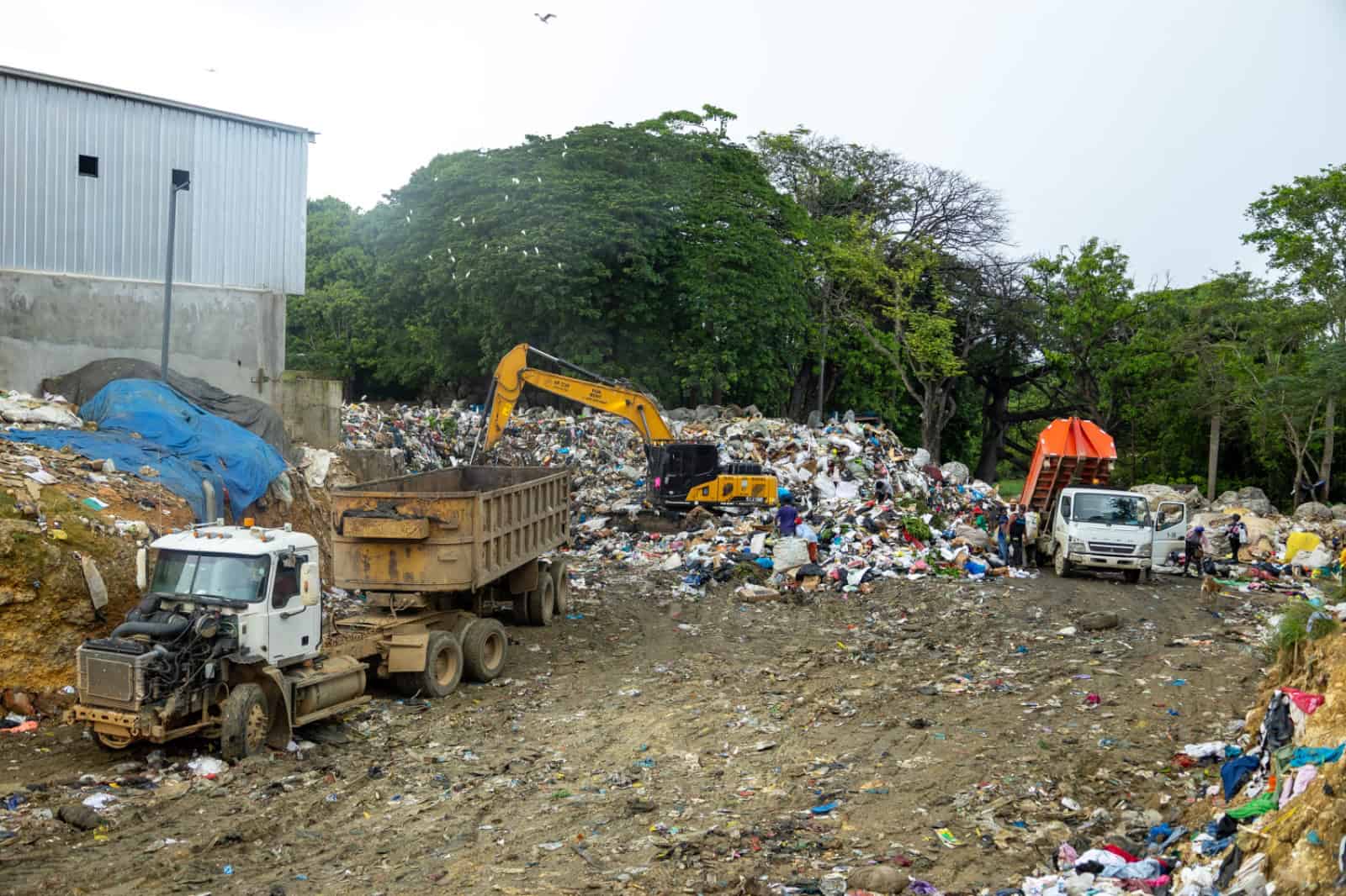Vista de una parte de la estación de basura de Cancino, en Santo Domingo Este.