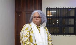 Yo sé de dónde el Señor me sacó", la historia de la pastora Martha Candela y su peculiar música