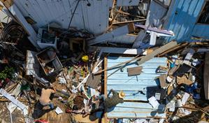 Aquí era mi casa y no sobró nada, dicen víctimas de tornado que devastó ciudad de Brasil