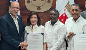 La gobernadora de NY recibe la llave de Santiago; se compromete a trabajar por el Yaque del Norte