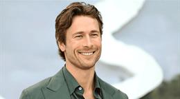 Glen Powell reinventa el film El sobreviviente en el papel de Schwarzenegger