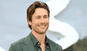 Glen Powell reinventa el film El sobreviviente en el papel de Schwarzenegger