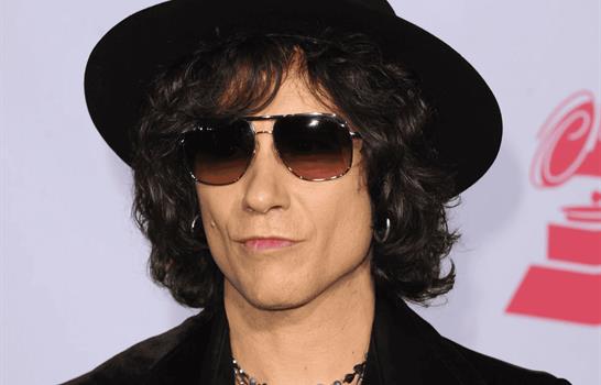 Mon Laferte, Nicki Nicole y Bunbury se suman como presentadores de los Latin Grammy