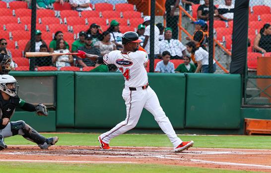 Eloy Jiménez y Jared Oliva jonronean en paliza de Toros a Estrellas
