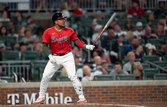 Nogosek, Barnes y Tromp son los nuevos refuerzos escarlatas