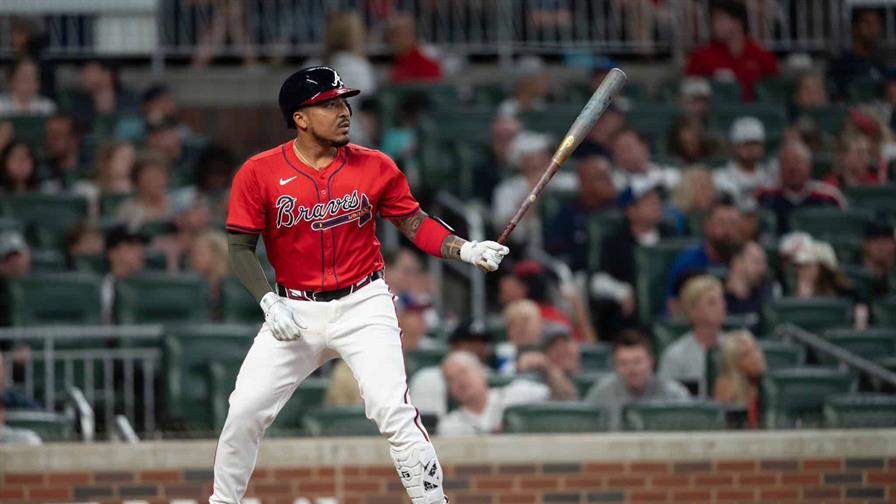 Nogosek, Barnes y Tromp son los nuevos refuerzos escarlatas