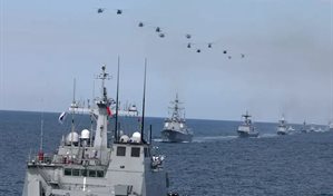 La Armada surcoreana realiza sus primeras maniobras a nivel de flota por su 80 aniversario