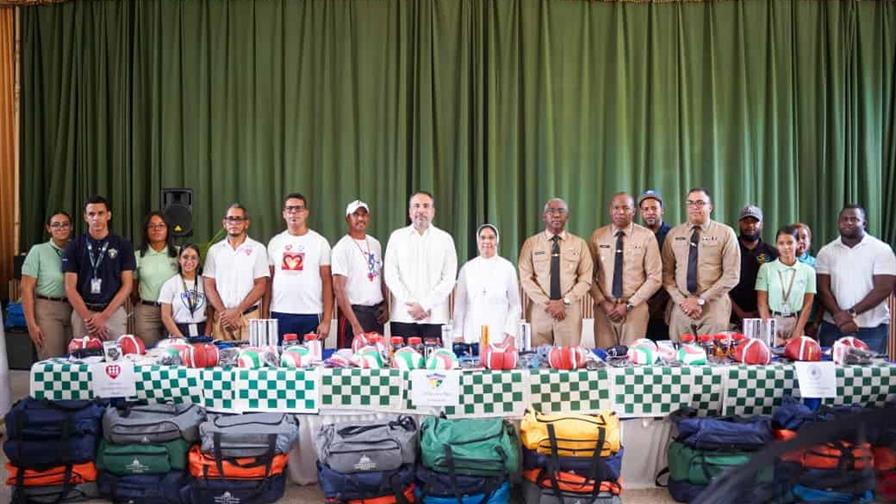 Inefi y la Armada fortalecen la educación física en la juventud dominicana Inefi y la Armada fortalecen la educación física en la juventud dominicana